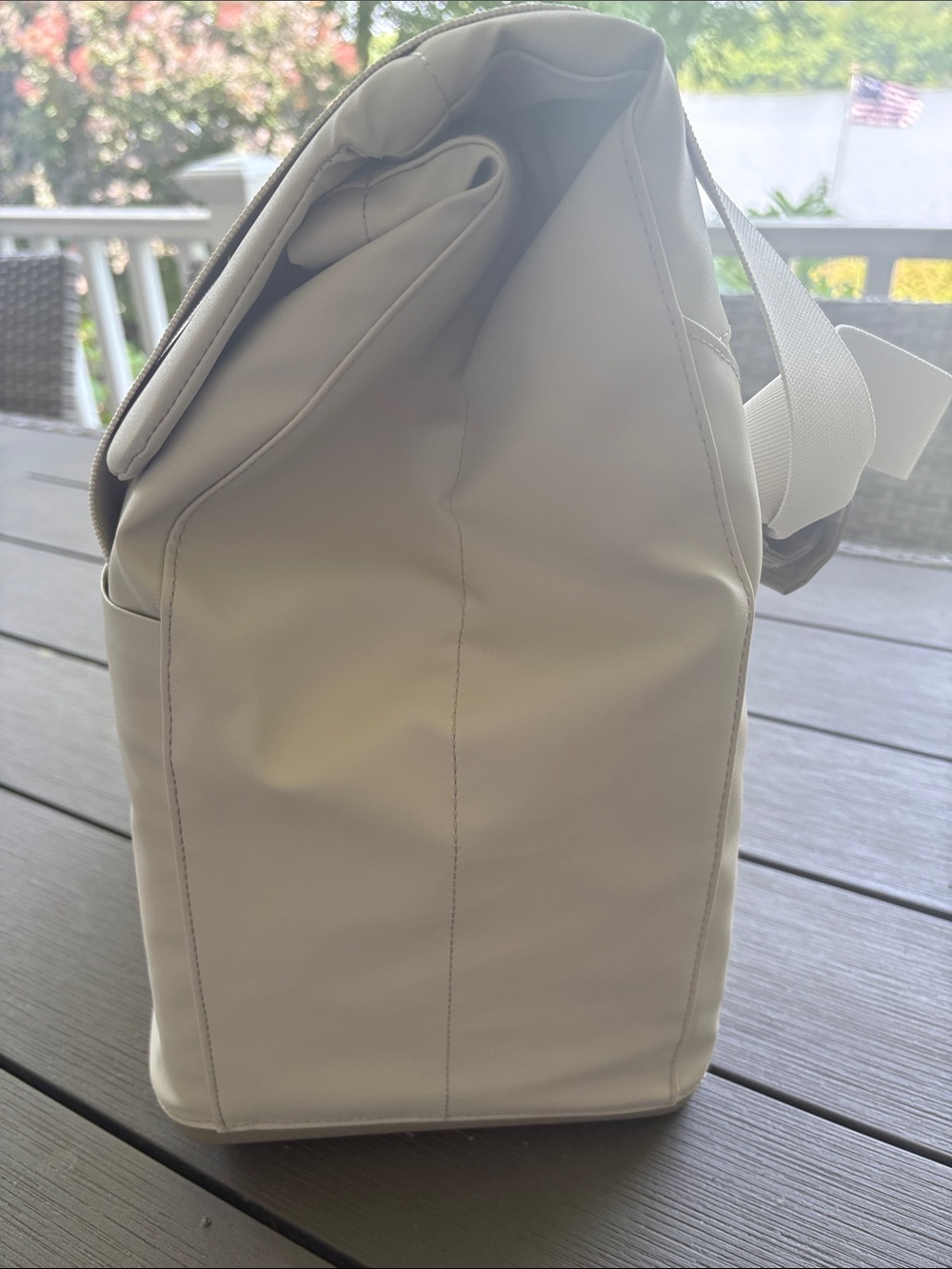Yeti Day Tripper 14 L cooler Bag in Taupe perfect for summer on the go!! - Picture 6 of 10